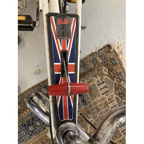 63 - Toys: 1970s Raleigh Chopper bicycle possibly 1977 Queen's Jubilee model.