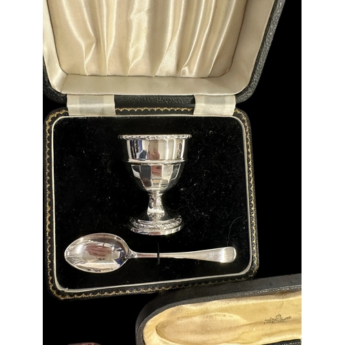 646 - Hallmarked Silver: Boxed eggcup and spoon set, Birmingham 1960, together with a set of coffee spoons... 