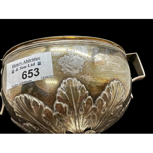 653 - Russian Silver: 19th cent. Lidded sugar bowl with acanthus leaf strap work to both base and lid and ... 