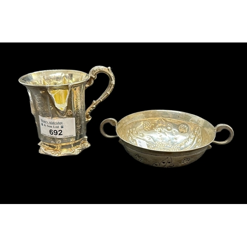 692 - Hallmarked Silver: Scottish style quaiche two-handled cup, Sheffield 1917, together with an early Vi... 