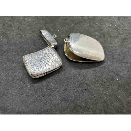 699 - Hallmarked Silver: Plain silver Vesta match safe with gilt interior, Birmingham 1916 together with a... 