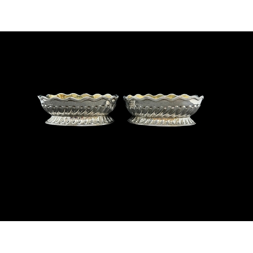 715 - Hallmarked Silver: Hallmarked Silver: Shallow Bonbon dishes with undulating rim and gilt interior, L... 