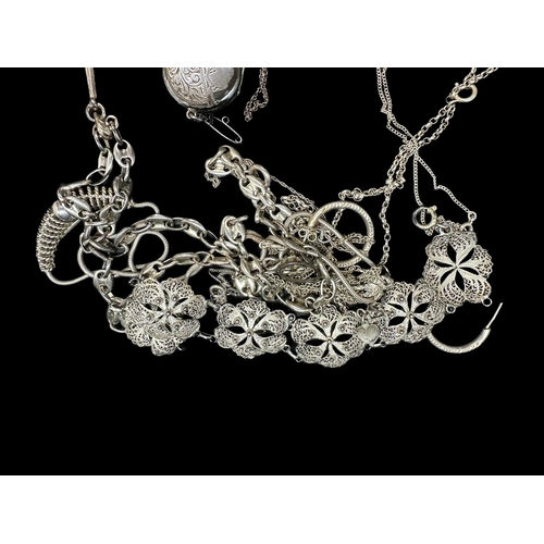 720a - Jewellery: Silver and white metal assorted jewellery including Victorian brooch, locket, silver penc... 