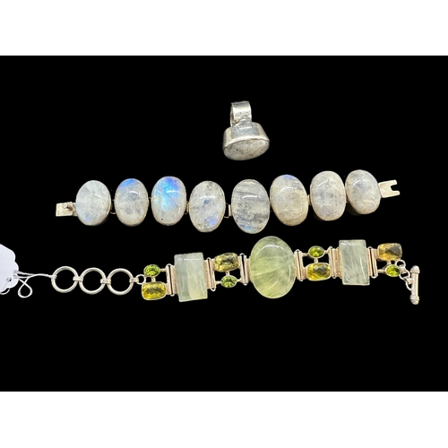 729 - Jewellery: Chunky white metal bracelet set with lemon quartz panels interspersed with citrines and p... 