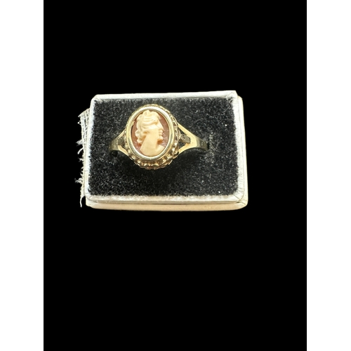 758 - Hallmarked Jewellery: 9ct gold cameo ring 1.3g. Together with a yellow metal mounted cameo pendant (... 