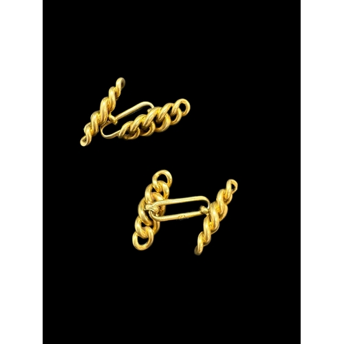 808 - Jewellery: Yellow metal marked and tested 9ct gold curb link cufflinks, a pair. Approx. 15g.... 