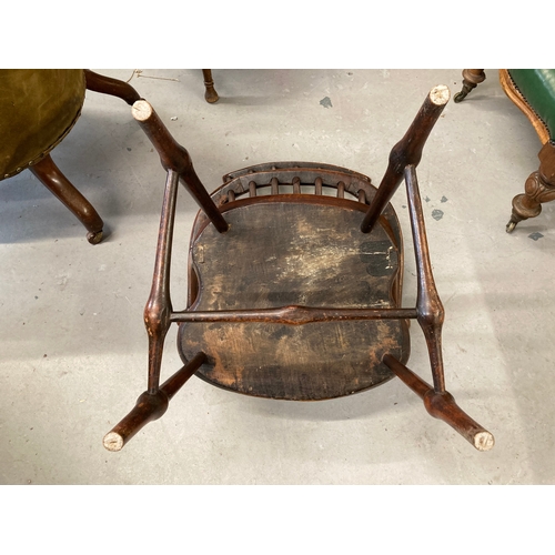 121 - 18th cent. Elm West Country comb back chair c1820, H stretcher and turned supports (losses to leg he... 