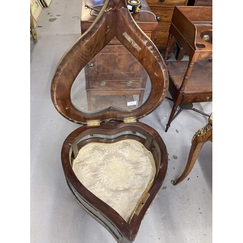 108 - Furniture: EDWARDIAN INLAID MAHOGANY HEART-SHAPED BIJOUTERIE TABLE the heart-shaped vitrine with a h... 