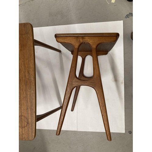 76 - 1960s Furniture: Nest of three Danish teak tables in the style of Heltborg Mobler, the largest 56cm ... 