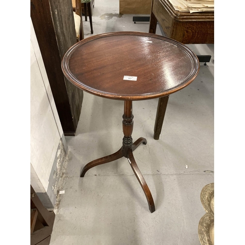 87 - 19th cent. Mahogany tripod table on three splayed supports. 44cm.
