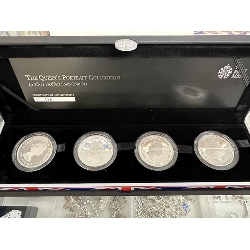 907 - Coins: Royal Mint £5 silver Piedfort four coin set Queens portrait collection.