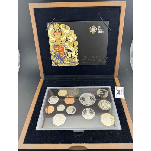 909 - Coins: 2009 UK Royal Mint boxed proof coin set.