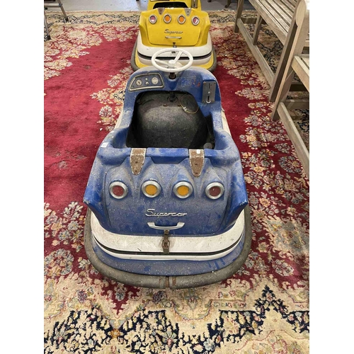 103 - Toys: Toys: A late 1960s child's battery-operated glass fibre bumper car. 360-degree rotating chain-... 