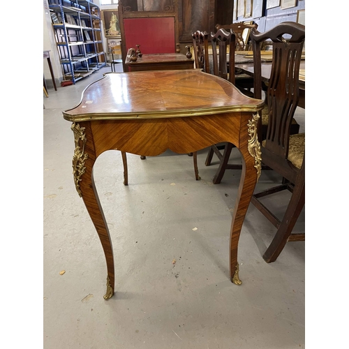 105 - Furniture: Furniture: FRENCH KINGWOOD SERPENTINE CENTRE TABLE IN LOUIS XV STYLE LATE 19TH CENTURYthe... 