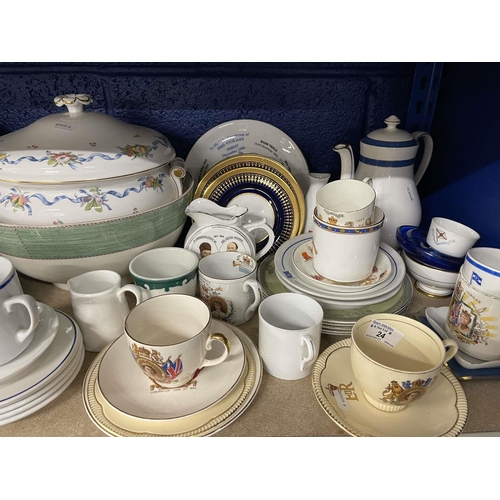 24 - Ceramics: Ceramics: Souvenir and commemorative china including shipping, Royal, Wedgwood, Williambur... 