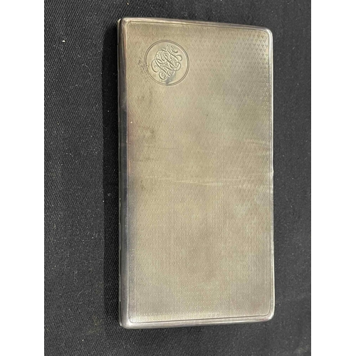 325 - Militaria: Militaria: A silver cigarette case, Birmingham 1915, bearing a presentation inscription f... 