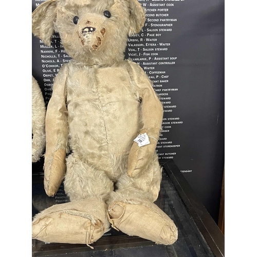 359 - Toys: Toys: Early 20th cent. bears, one possibly Steiff. Early 20th cent. bear with black button eye... 