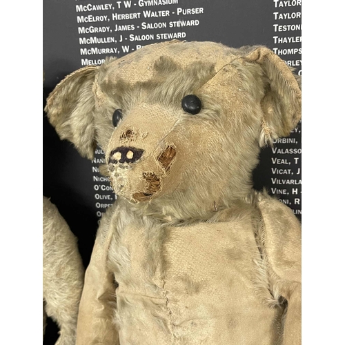 359 - Toys: Toys: Early 20th cent. bears, one possibly Steiff. Early 20th cent. bear with black button eye... 