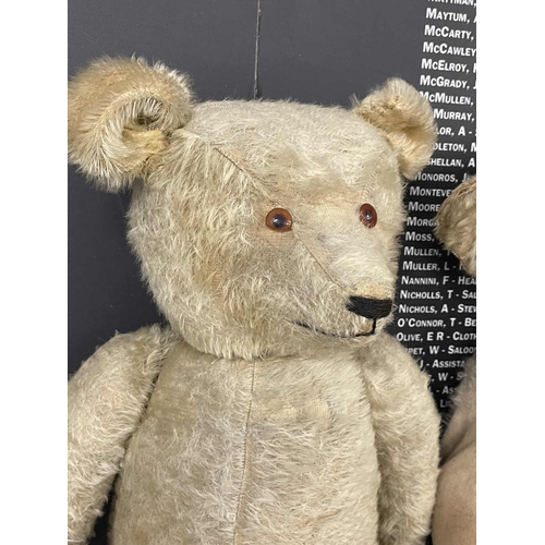 359 - Toys: Toys: Early 20th cent. bears, one possibly Steiff. Early 20th cent. bear with black button eye... 