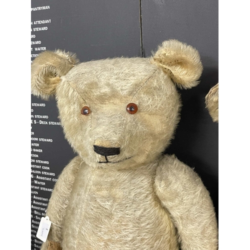 359 - Toys: Toys: Early 20th cent. bears, one possibly Steiff. Early 20th cent. bear with black button eye... 