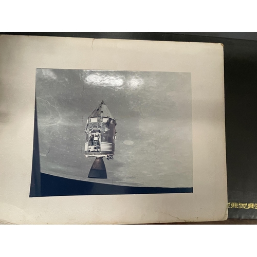 361a - Space/Apollo 15: Space/Apollo 15: Set of 3 photographs backed on card relating to Apollo 15. The fir... 