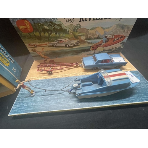 365 - Toys & Games: Toys & Games: Diecast Corgi gift set 31 (1) Buick Riviera Boat Set 1964-65, 245 Bu... 