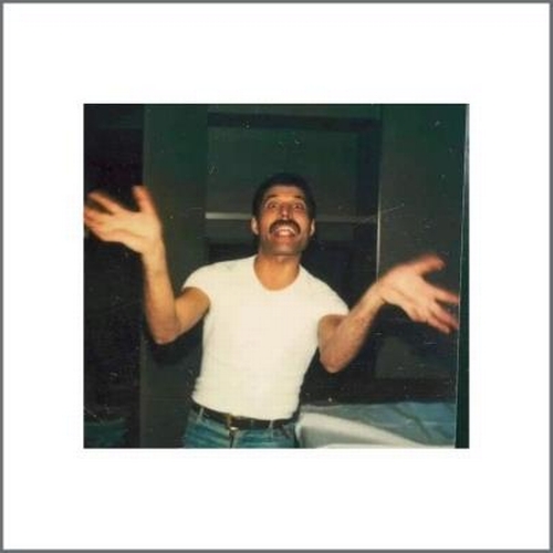 382 - Queen/Freddie Mercury: Queen Freddie Mercury Owned White T-Shirt (UK)A plain white t-shirt that was ... 