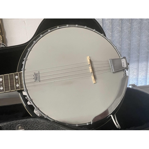 405 - Fender Banjo: Fender Banjo: FB-54 Resonator Banjo in super unused condition with fitted hard case, r... 