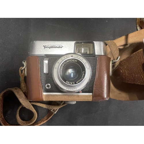 427 - Photographic Equipment: Photographic Equipment: Voigtlander Vito C camera with leather 2.5/50mm lens... 