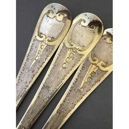 629 - Hallmarked Silver: Hallmarked Silver: A Georgian harlequin set of shell bowl dessert spoons, date ma... 