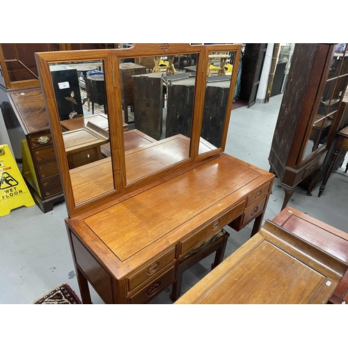 66 - 20th cent. 20th cent. Chinese hardwood dressing table, 127cm.