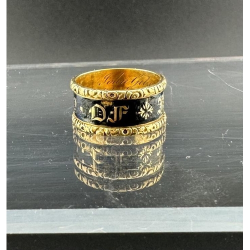 697 - Jewellery: Jewellery: An early 19th century yellow metal and enamel mourning ring, reading 'In Memor... 