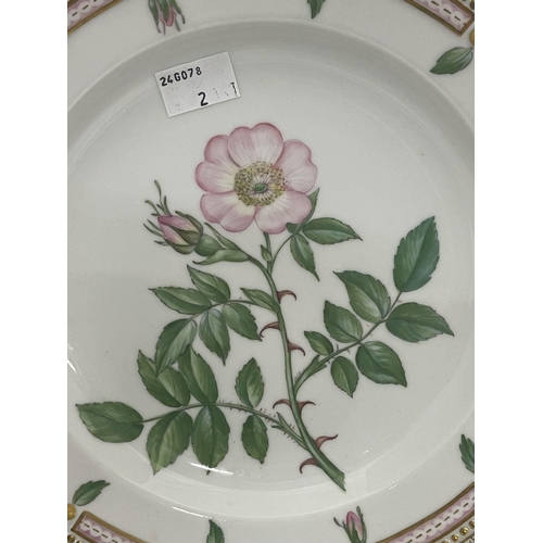 714 - 20th cent. Ceramics: 20th cent. Ceramics: Royal Copenhagen Flora Danica 26cm (10ins) plate decorated... 