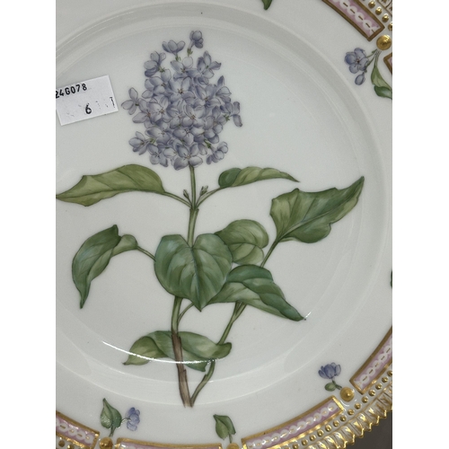 720 - 20th cent. Ceramics: 20th cent. Ceramics: Royal Copenhagen Flora Danica 26cm (10ins) plate decorated... 