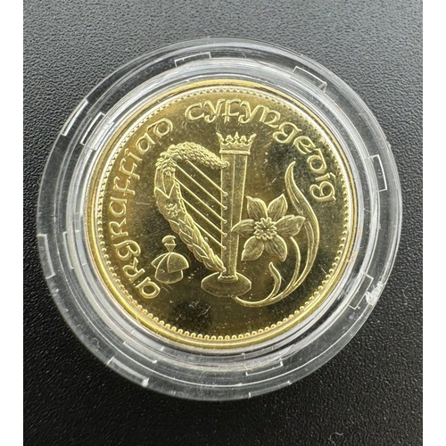 728 - Coins: Coins: An 18ct gold coin, 'The Welsh Medallion', one of a limited edition of 3,000 produced i... 