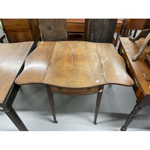 76 - Furniture: Furniture: 19th cent. mahogany Pembroke table with shaped leaves, crossband oak lined dra... 