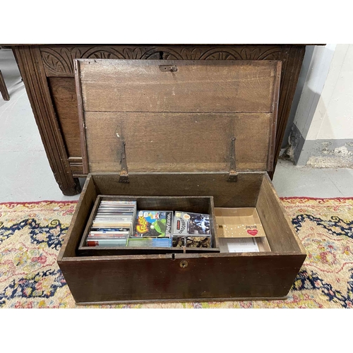 86 - Furniture: Furniture: English oak Bible box of standard form c1780-1800 with through dovetail constr... 