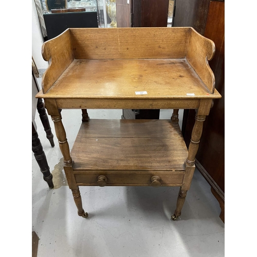 92 - Furniture: Furniture: 19th century oak washstand of delicate proportions with galleried back and sin... 