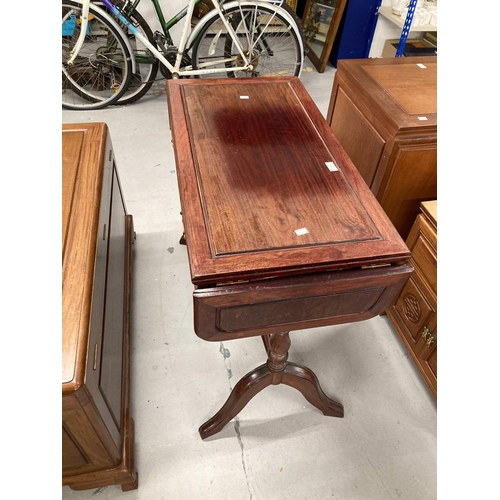 81 - Furniture: Furniture: 20th cent. Repro sofa table, two drawers, splayed supports united with turned ... 