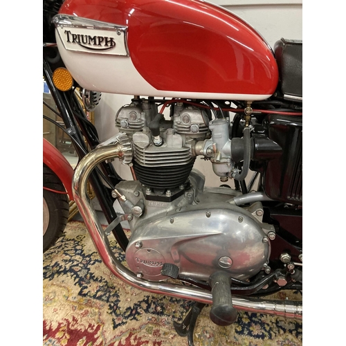 124 - Motorcycles: A 1971 Triumph Bonneville T120R, registration number GAM 425J, registered in the UK 04/... 