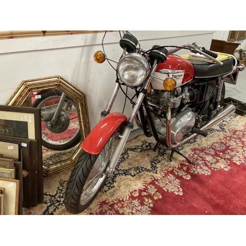 124 - Motorcycles: A 1971 Triumph Bonneville T120R, registration number GAM 425J, registered in the UK 04/... 