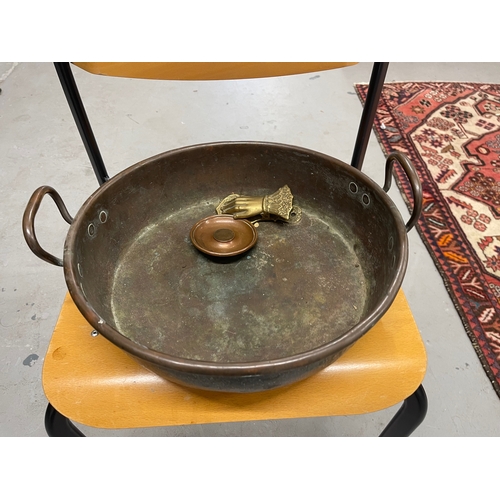 62 - Metalware: Mixed group of copper and brass to include a copper riveted washtub c1880, a Victorian br... 