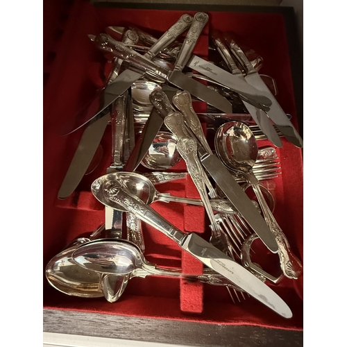 11 - Miscellaneous: Miscellaneous: Mixed collection to include Queen Anne bone tea set, silver plated cut... 