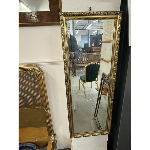 124 - Furniture Furniture: Edwardian mirror in the neoclassical style 92cm x 60cm