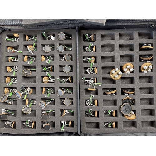 16 - Toys & Models: Toys & Models: Mixed Warhammer figures in a carry case including Necron warriors,... 