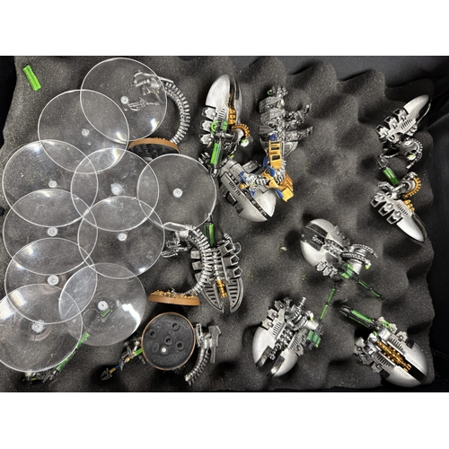 16 - Toys & Models: Toys & Models: Mixed Warhammer figures in a carry case including Necron warriors,... 