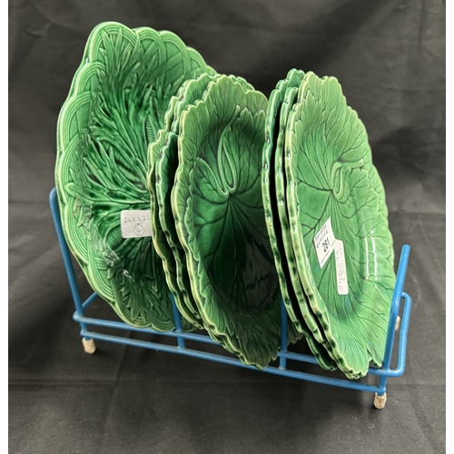 281 - Ceramics: Ceramics: Wedgwood green majolica leaf plate 20th century cabbage, Prussian green, 20cm ac... 