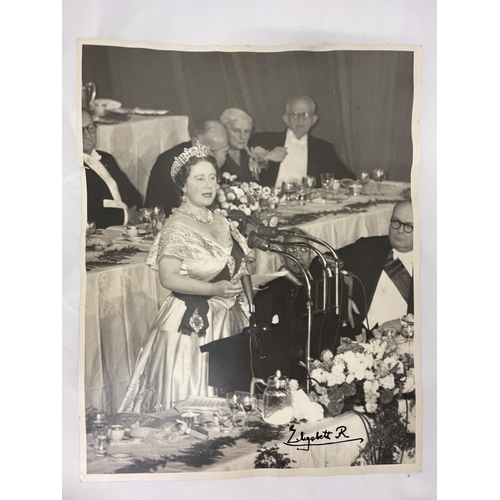 354 - Autographs Autographs: 14'' x 11'' Signed photograph of Queen Elizabeth the Queens Mother. Signed El... 