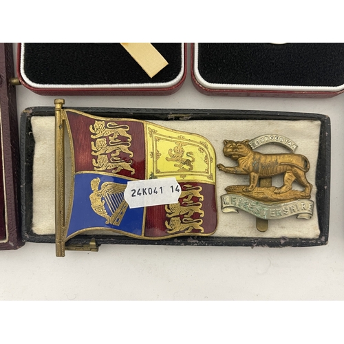 369 - Medals: Medals: An Edward VII Volunteer Force long service medal, boxed; a 1925 silver RAOB attendan... 