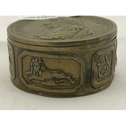 370 - Militaria: Militaria: A cylindrical brass box commemorating the life and death of Admiral Lord Nelso... 